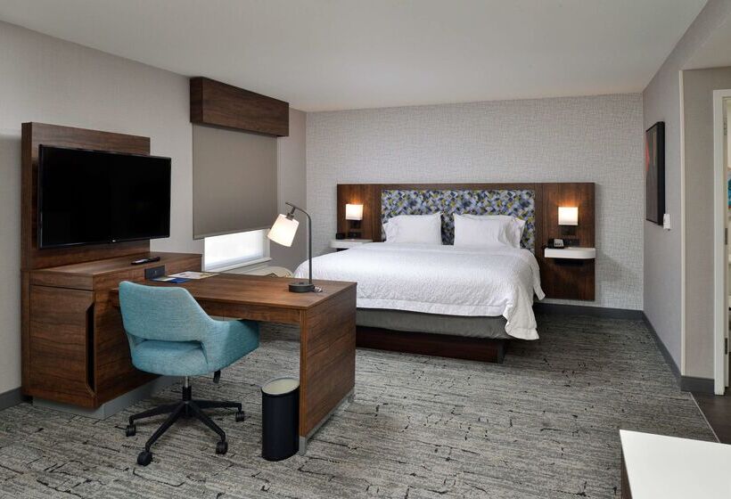 هتل Hampton Inn & Suites Las Vegas Airport