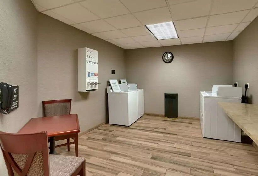 هتل Hampton Inn & Suites Pocatello