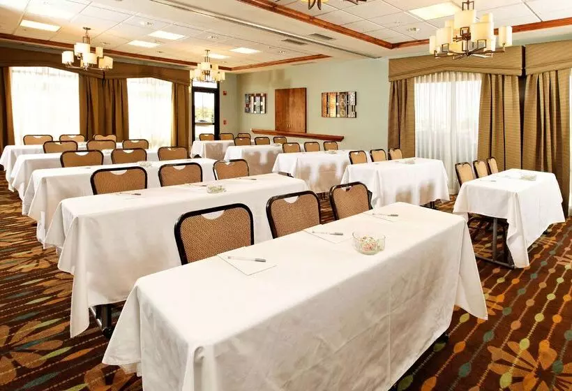 هتل Hampton Inn Montrose