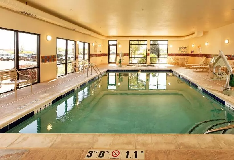 هتل Hampton Inn Montrose