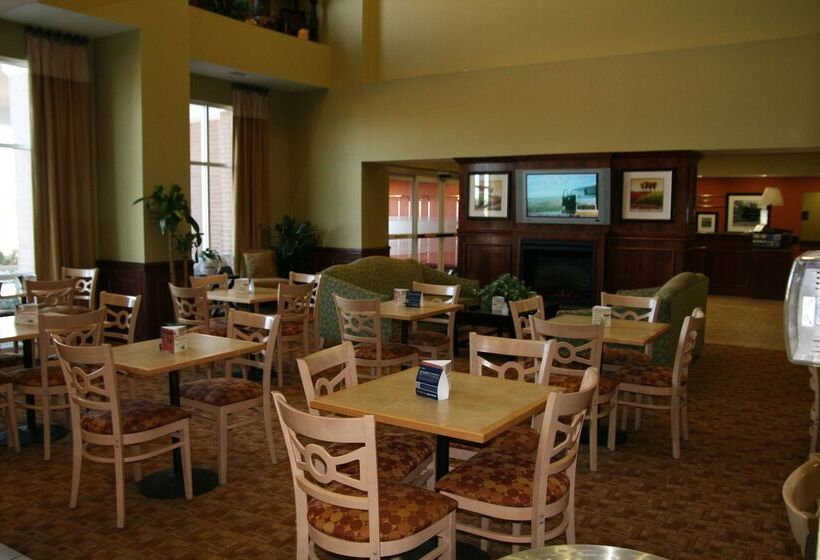 Отель Hampton Inn & Suites Gainesville