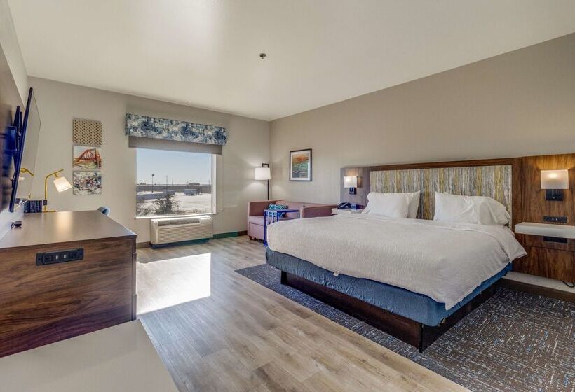 Отель Hampton Inn & Suites Gainesville