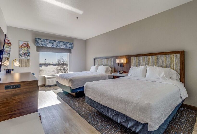 Отель Hampton Inn & Suites Gainesville