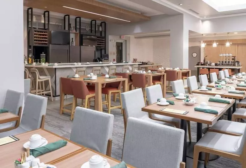 Отель Hilton Garden Inn Plymouth