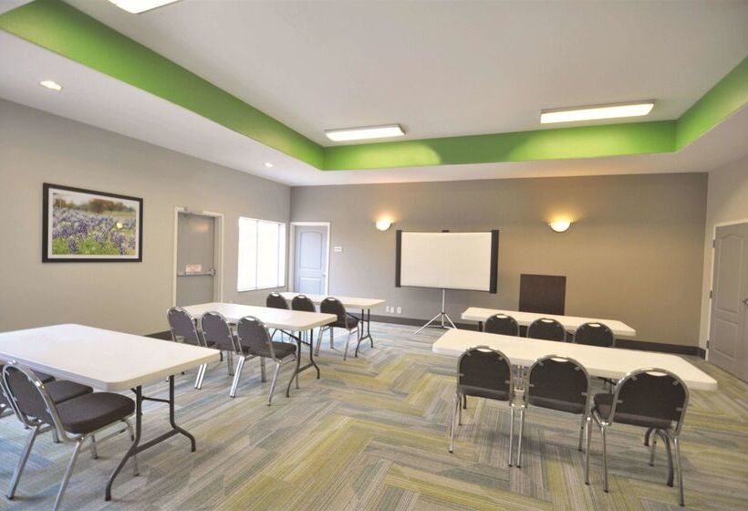 בית מלון כפרי La Quinta By Wyndham Brookshire West Katy