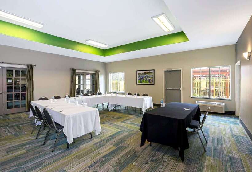 בית מלון כפרי La Quinta By Wyndham Brookshire West Katy