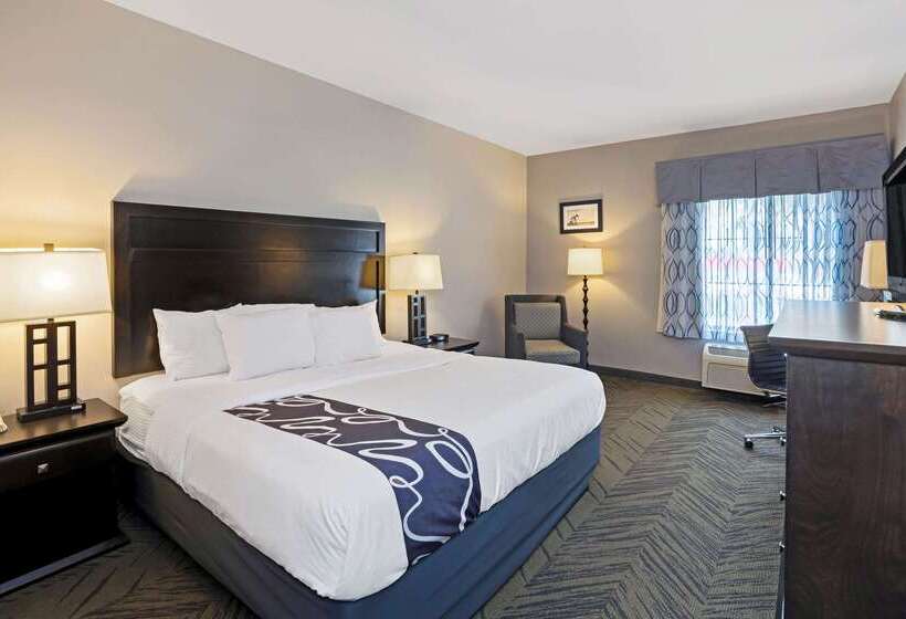 בית מלון כפרי La Quinta By Wyndham Brookshire West Katy