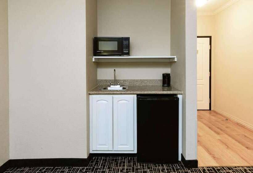 호텔 La Quinta By Wyndham Garland Harbor Point