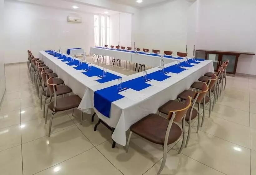 هتل Lp Santa Cruz Centro