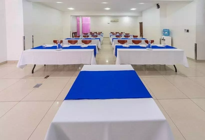 هتل Lp Santa Cruz Centro