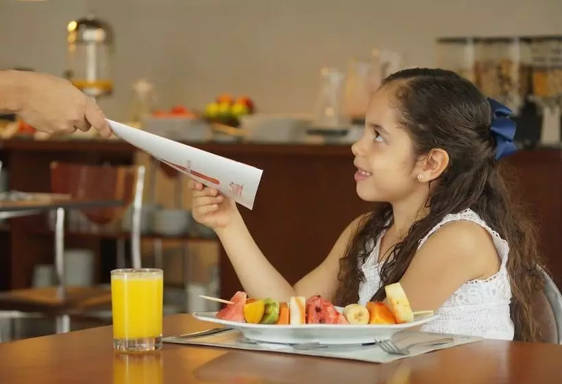 هتل Lp Santa Cruz Centro