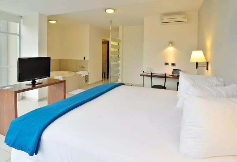 هتل Lp Santa Cruz Centro