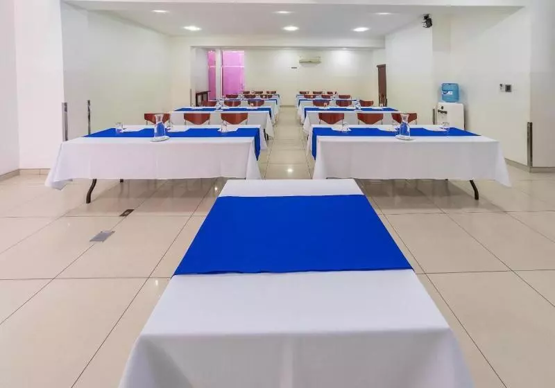 هتل Lp Santa Cruz Centro