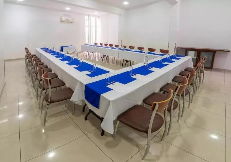 هتل Lp Santa Cruz Centro