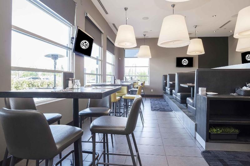 호텔 Sandman Signature Prince George