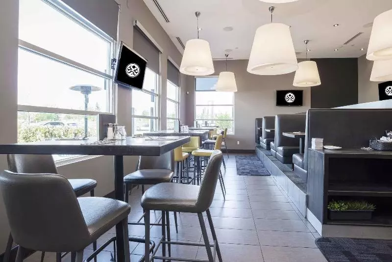 ホテル Sandman Signature Prince George