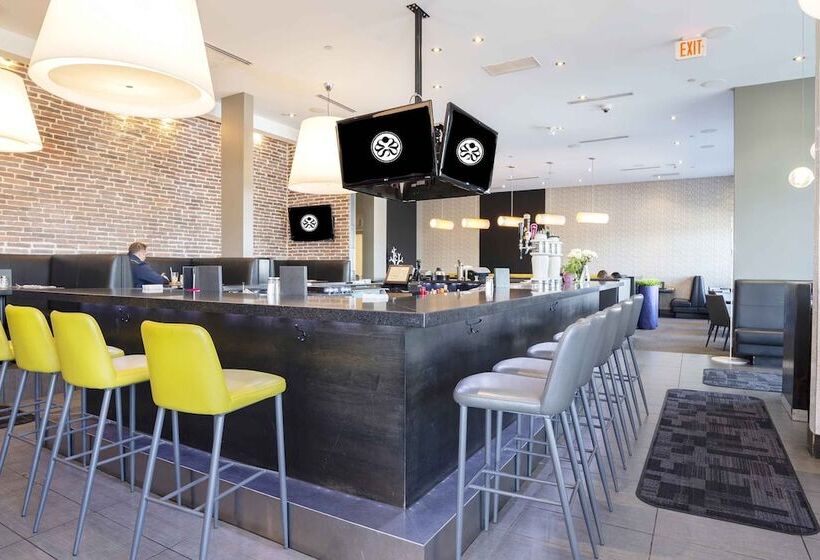 호텔 Sandman Signature Prince George