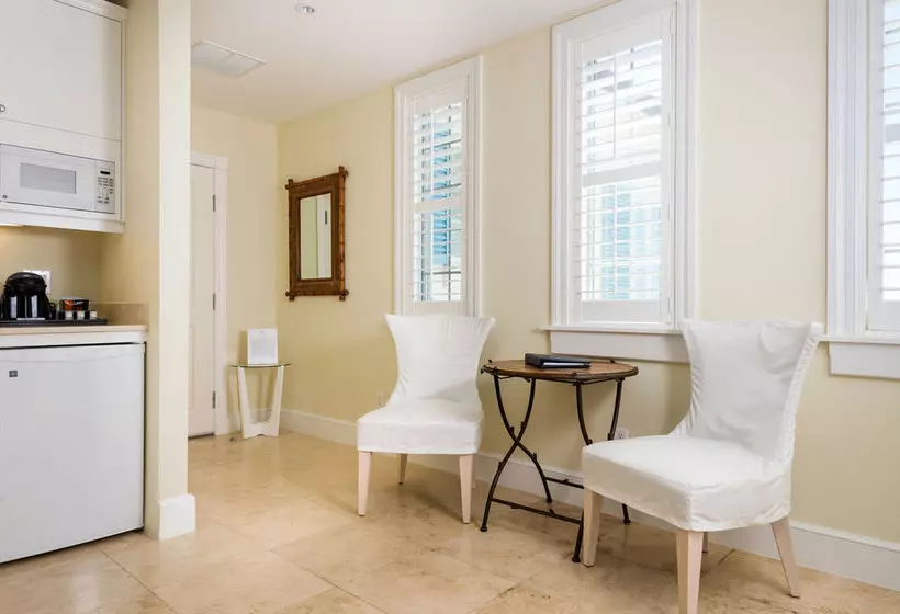 هتل The Regent Grand Resort