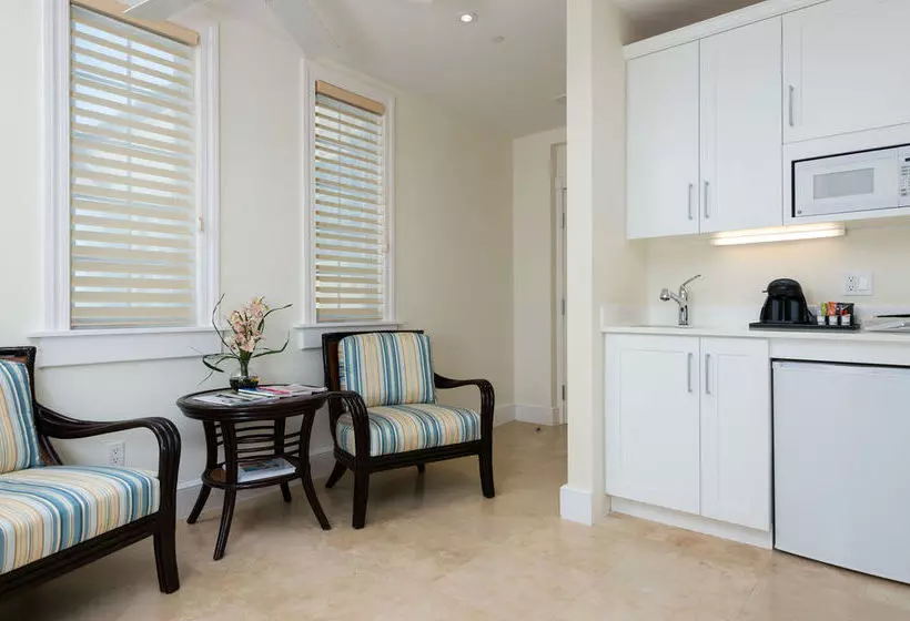 هتل The Regent Grand Resort