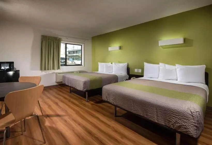 Motel 6 Canoga Park, Ca