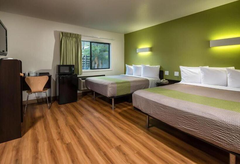 Motel 6 Canoga Park, Ca