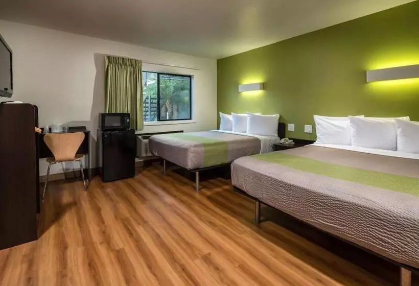 Motel 6 Canoga Park, Ca