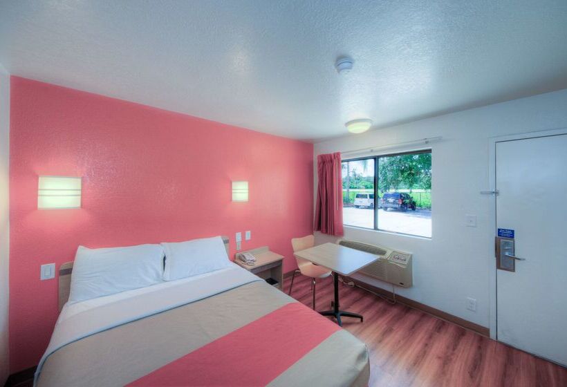 Motel 6 Bradenton, Fl