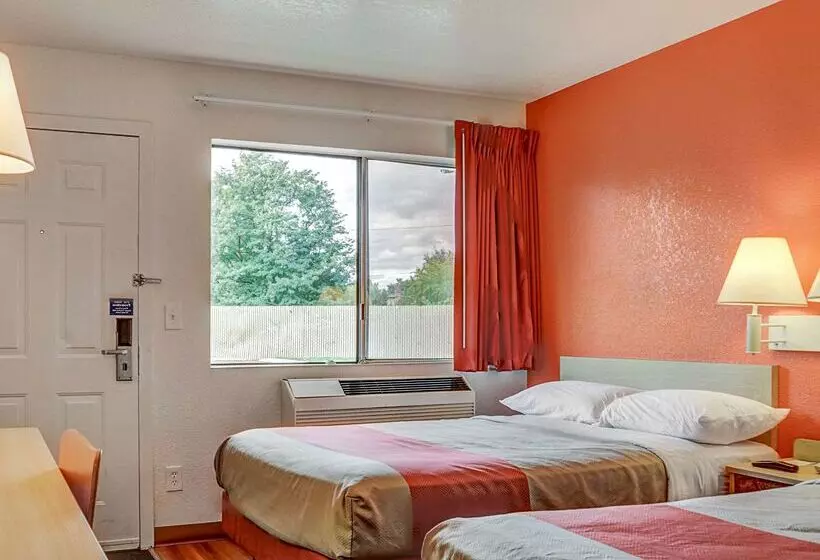 Motel 6 Portland, Or  Central
