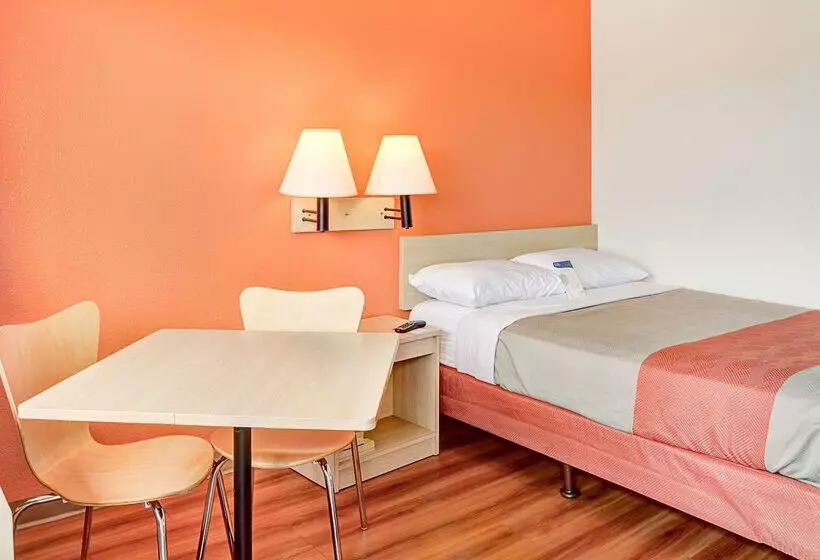 Motel 6 Portland, Or  Central