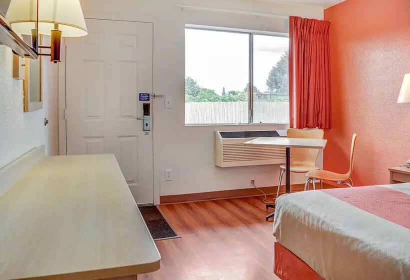 Motel 6 Portland, Or  Central