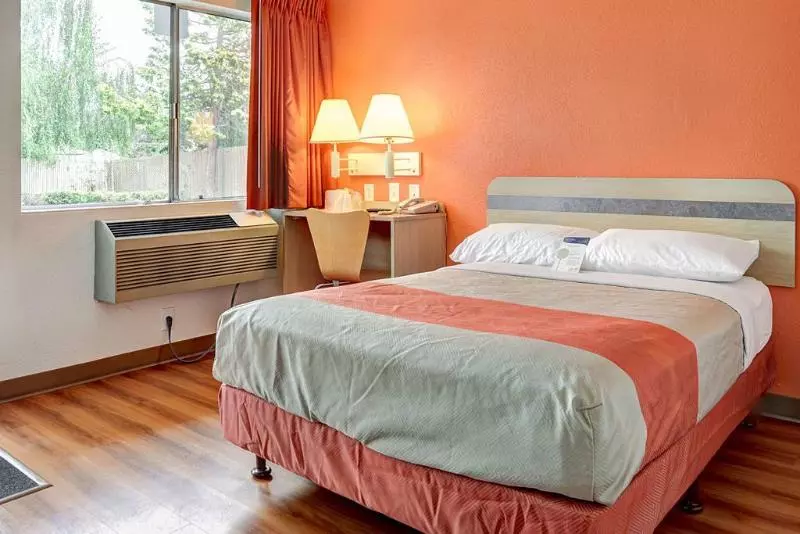 Motel 6 Portland, Or  Central