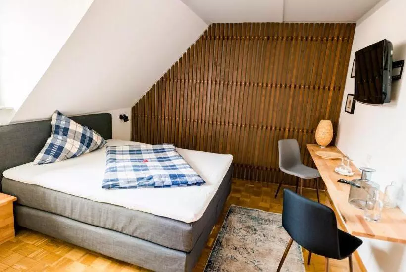 Gasthaus & Hotel Bischoff