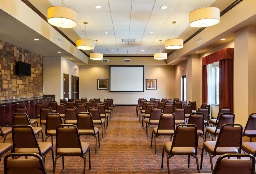 Hampton Inn & Suites Mission