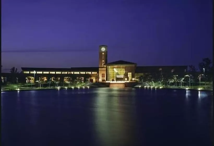 Hampton Inn & Suites Mission