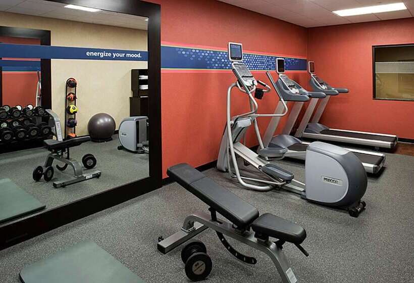 Hampton Inn & Suites Tulare