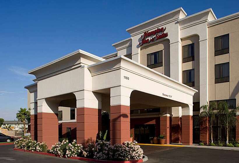 Hampton Inn & Suites Tulare