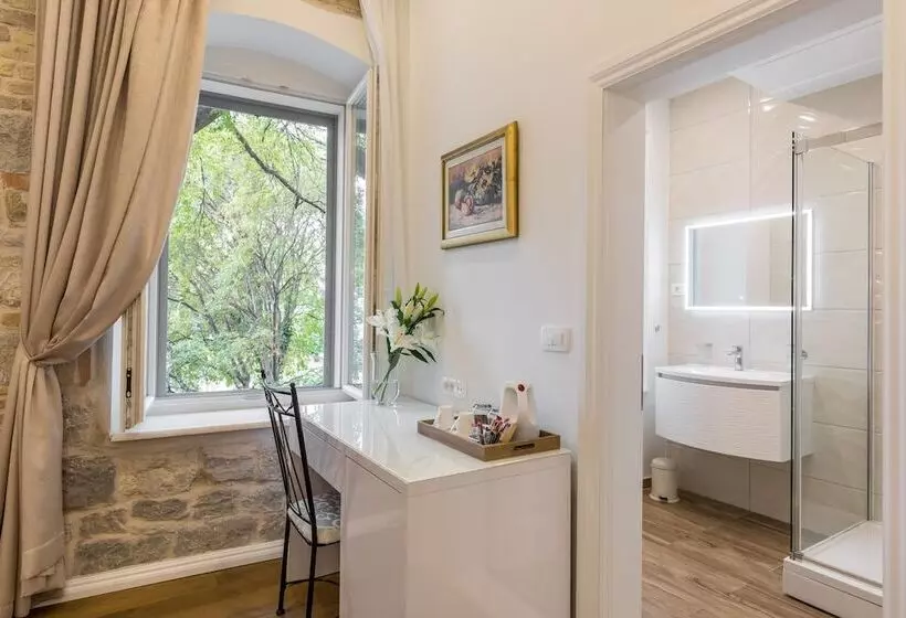 Hostal Pellegrini Luxury Rooms