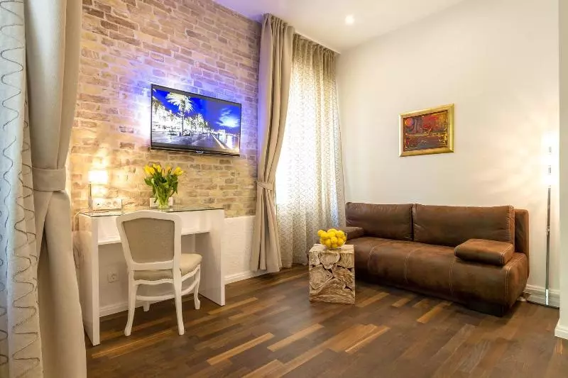 Hostal Pellegrini Luxury Rooms