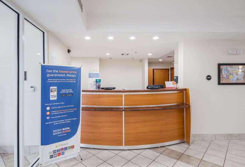 בית מלון כפרי Econo Lodge