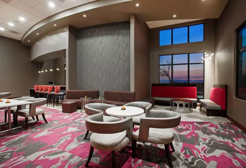 Отель Hampton Inn & Suites Oakland Airport  Alameda
