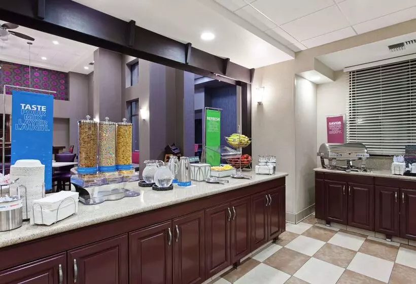 Отель Hampton Inn & Suites Oakland Airport  Alameda