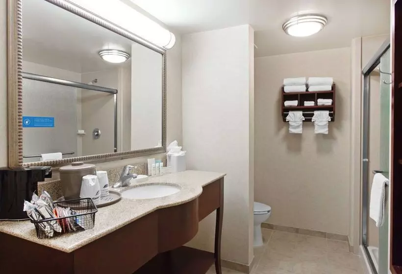 Отель Hampton Inn & Suites Oakland Airport  Alameda