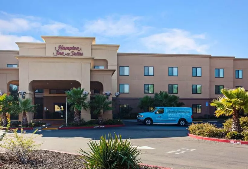Отель Hampton Inn & Suites Oakland Airport  Alameda