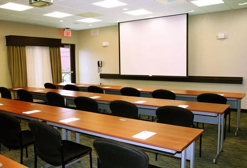 호텔 Hampton Inn & Suites Roseville