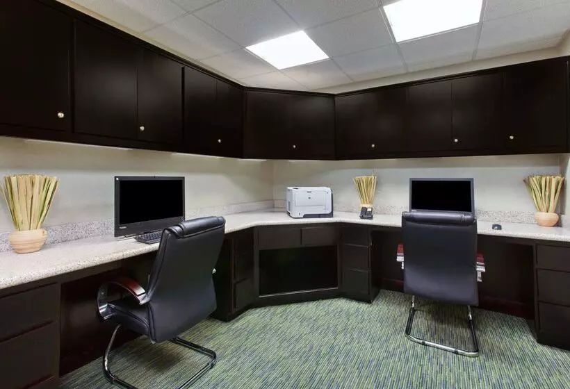 호텔 Hampton Inn & Suites Roseville