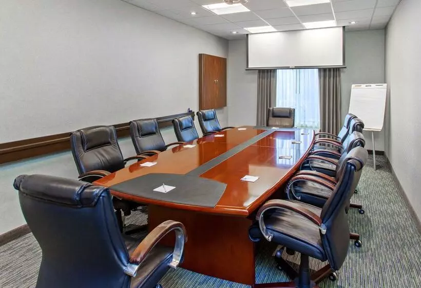 호텔 Hampton Inn & Suites Roseville