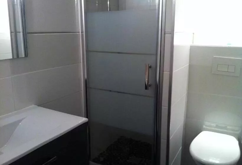 فندق L'Eau Des Collines