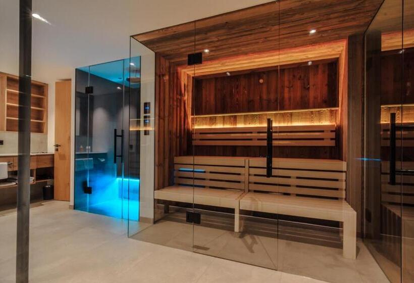 Wirthshof Hotel & Chalets