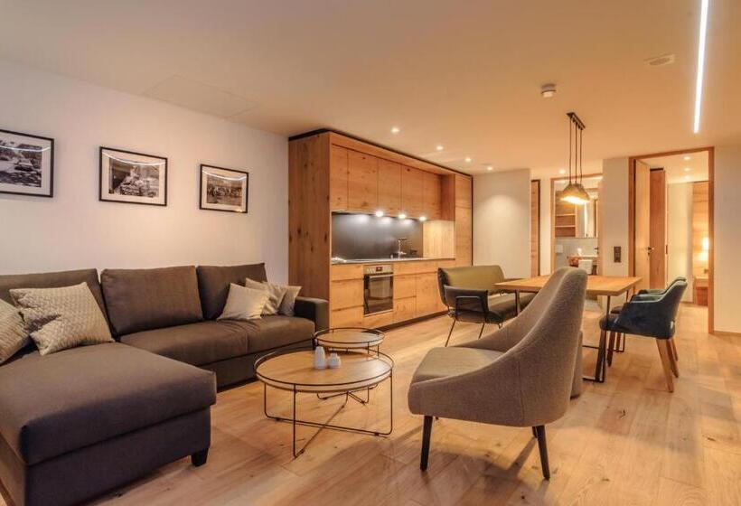 Wirthshof Hotel & Chalets