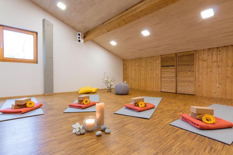 Wirthshof Hotel & Chalets